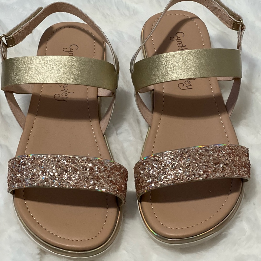 Brand New Cynthia Rowley kid sandals Size 3
